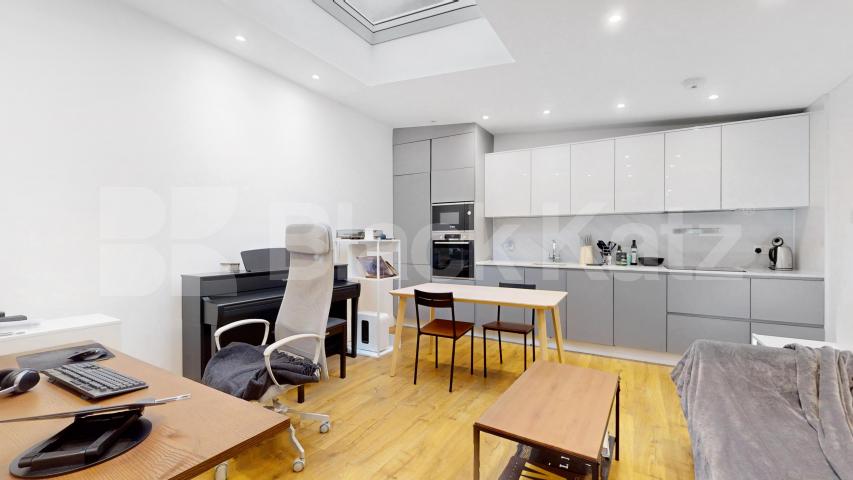 			1 Bedroom, 1 bath, 1 reception Flat			 Parkway, Regents Park / Camden